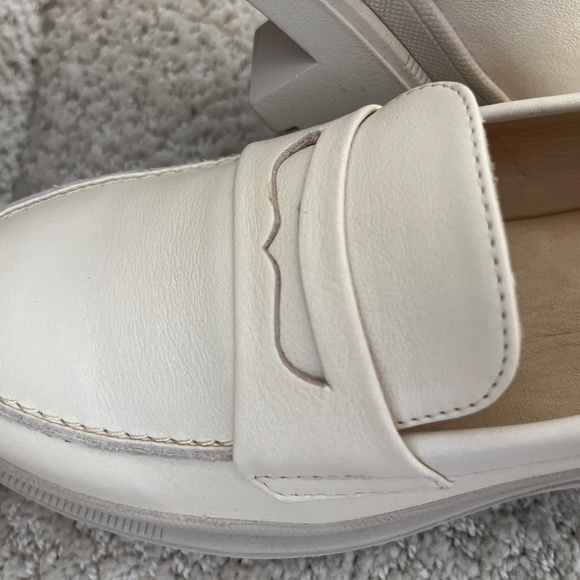 Patina Zoe chunky lug sole loafer - Picture 8 of 10